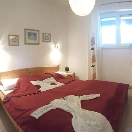 In The Caroline Dénia