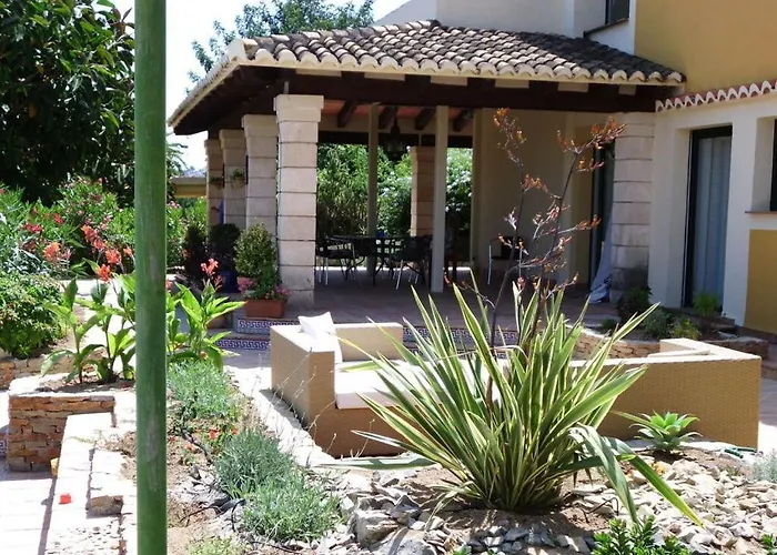 In The Caroline Denia