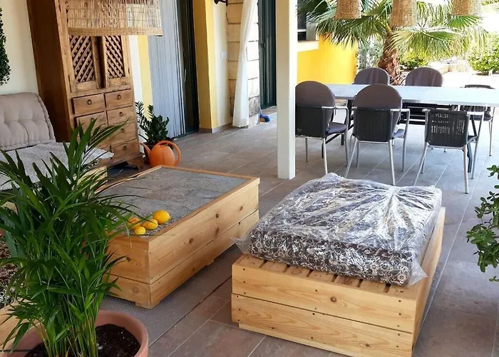 In The Caroline Nyaraló Denia